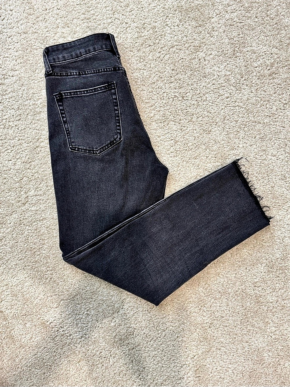 🔹 Easy Clothes Size 38 Charcoal Black High Rise Straight Leg Raw Hem Jeans - Picture 3 of 7